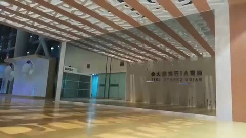 透過型　ホールパンチング LEDビジョン